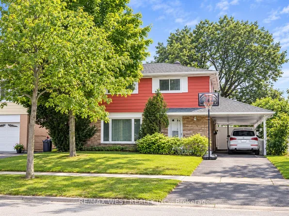 3538 Bannerhill Ave, Mississauga, ON L4X 1V1