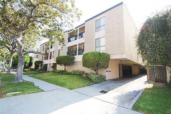 3rd image of 612 N Louise St Unit 203