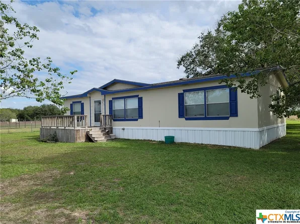 565 Hollybrook Dr, Inez, TX 77968