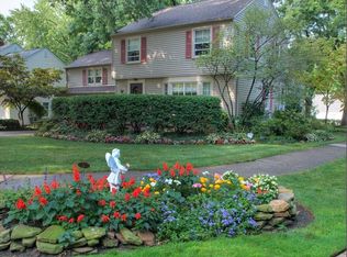 1336 Ford Rd, Lyndhurst, OH 44124