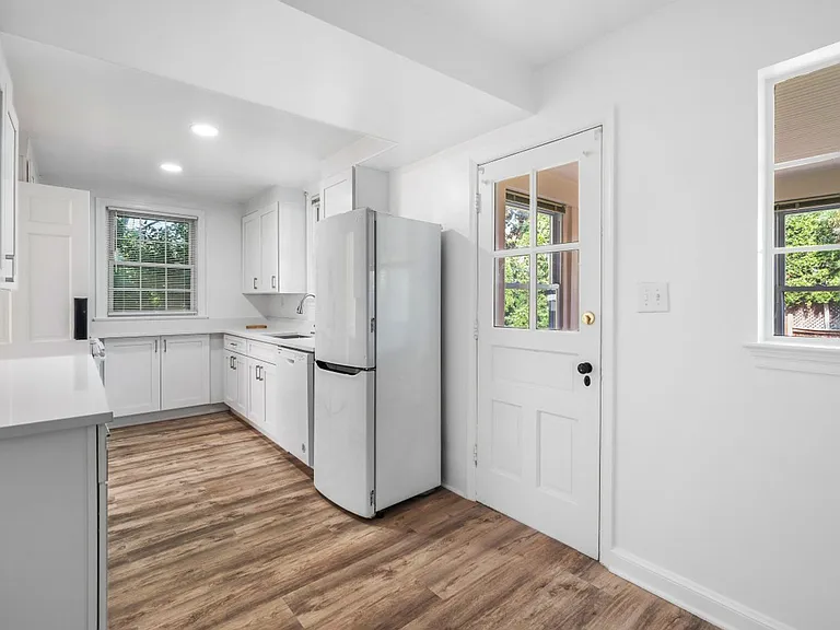 5206 Western Ave — Photo 12