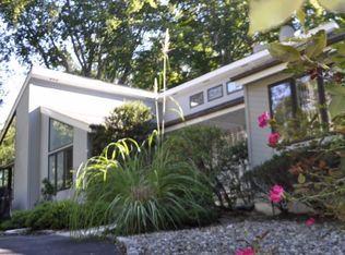 18 Hemlock Rd, Livingston, NJ 07039