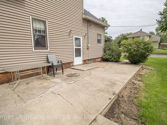 5th image of 1332 1st St