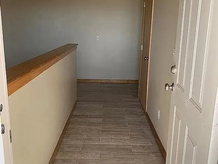 9822 Hawthorne Ave — Photo 8