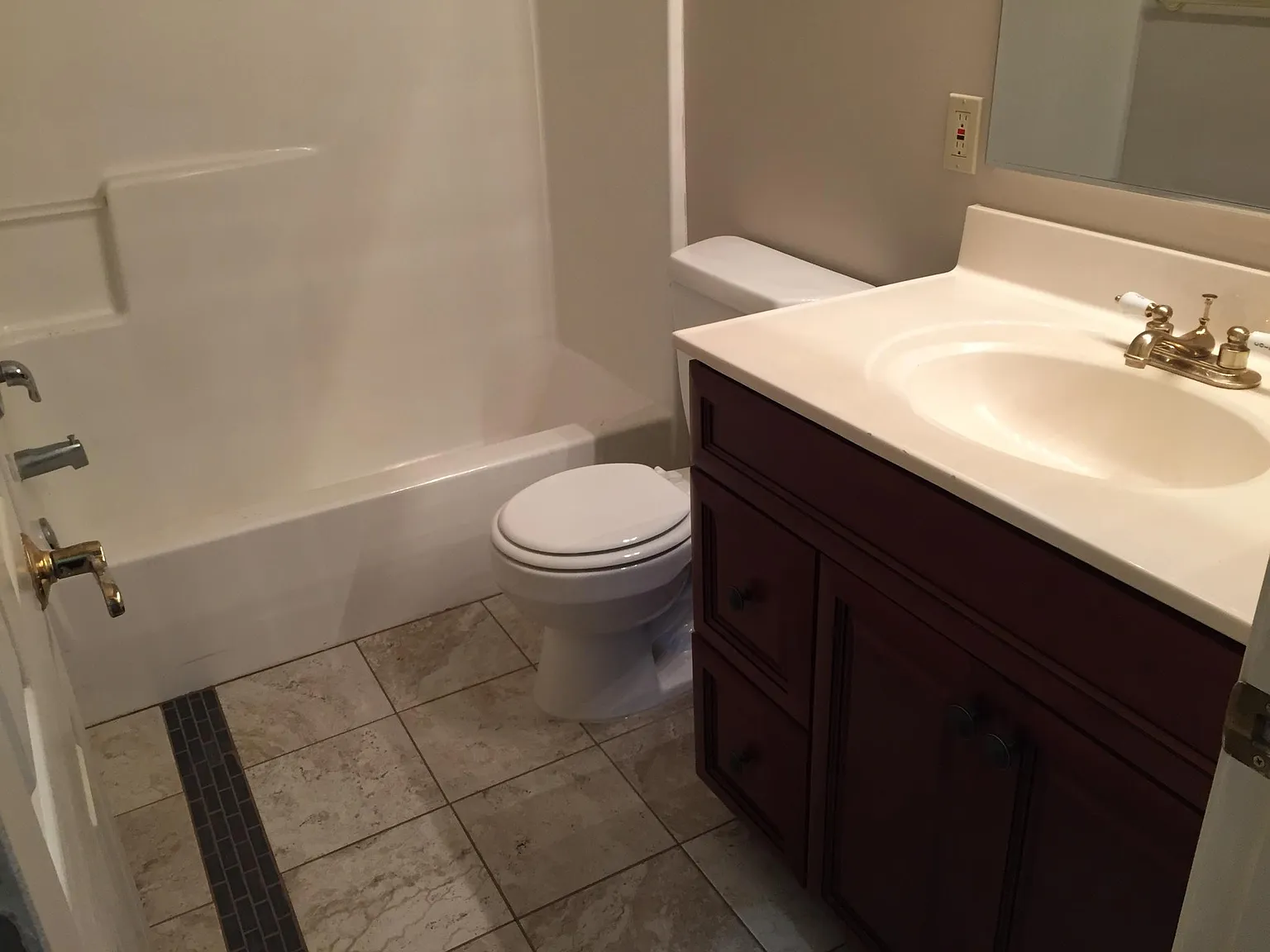 4 bed, 1800 sqft, $2,700 — Photo 4