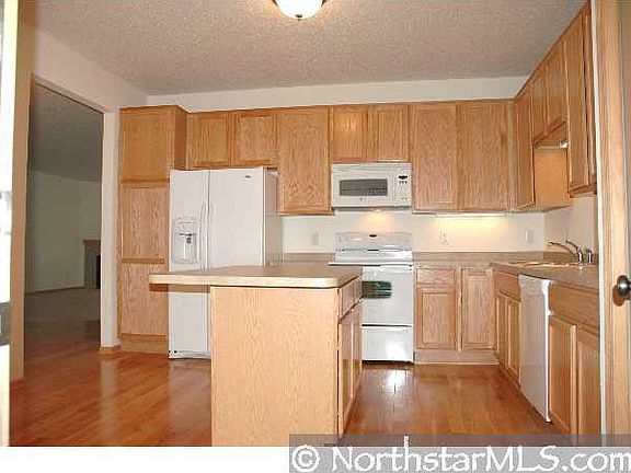 4th image of 3324D 126 Avenue NE