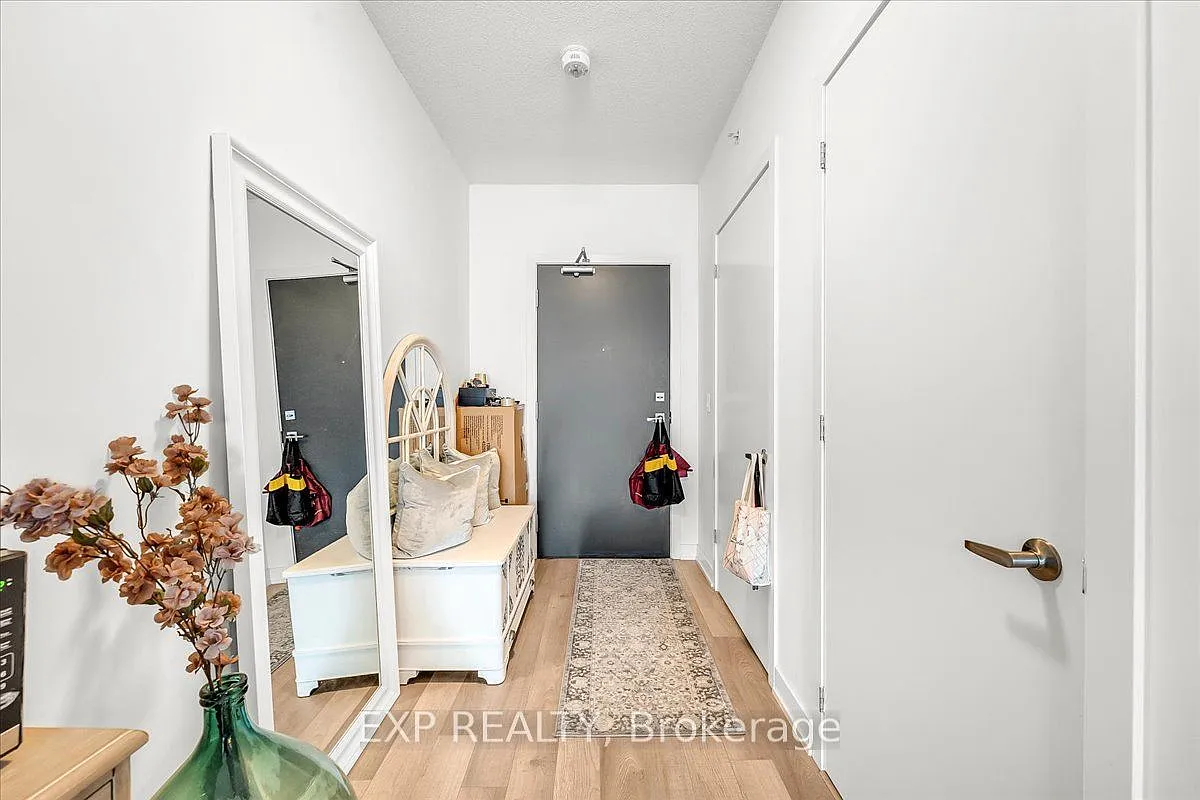 1 bed, $2,000 — Photo 4
