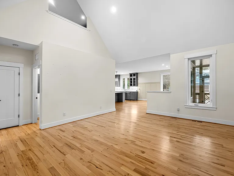 917 S Blount St S — Photo 29