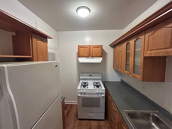 3rd image of 1154 W Lunt Ave APT 107