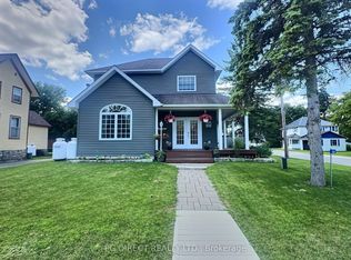 66 King St, Rideau Lakes, ON K0E1G0