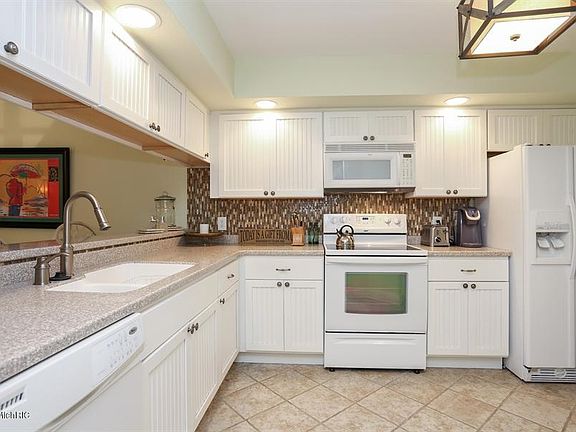 3rd image of 501 N Whittaker St APT 2