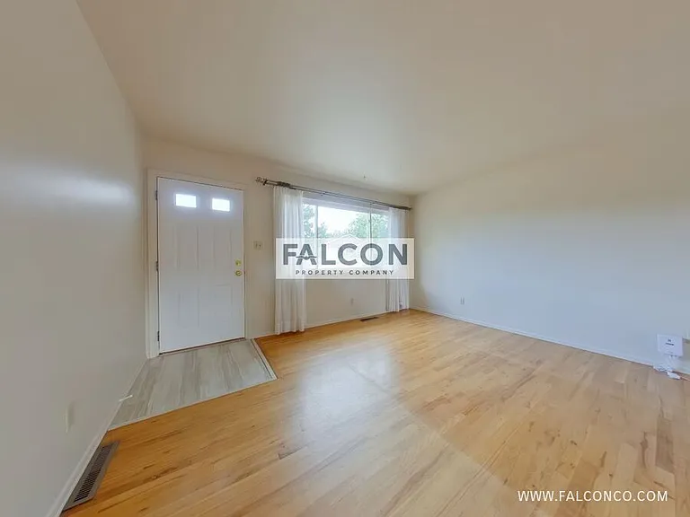 918 Old Dutch Mill Rd — Photo 2