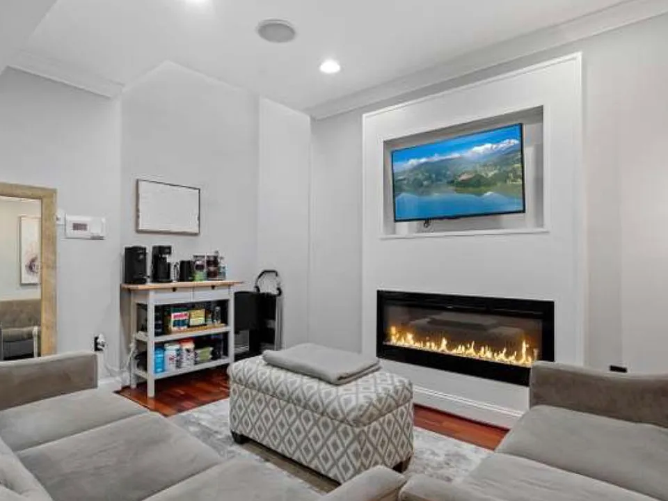 1317 Adams St NE #3