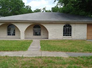 10331 Flossmoor Dr, New Orleans, LA 70127