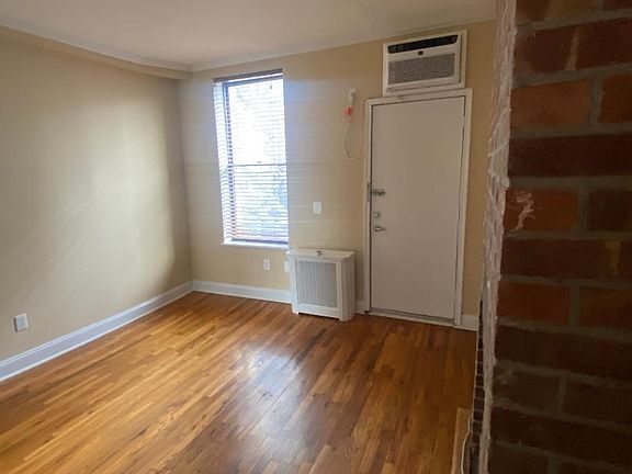 5th image of 206 Washington St APT 3B