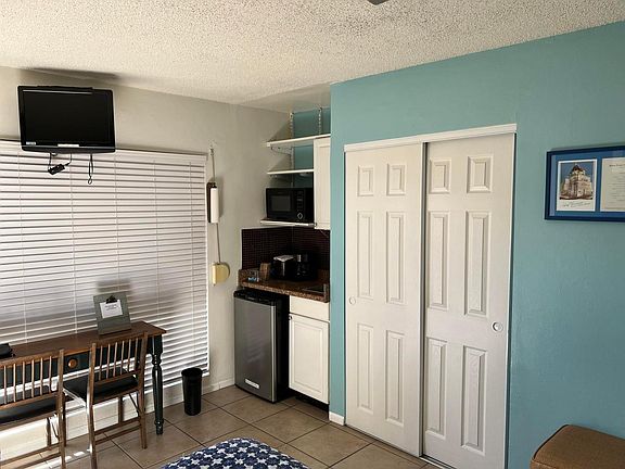 4th image of 66800 1st St