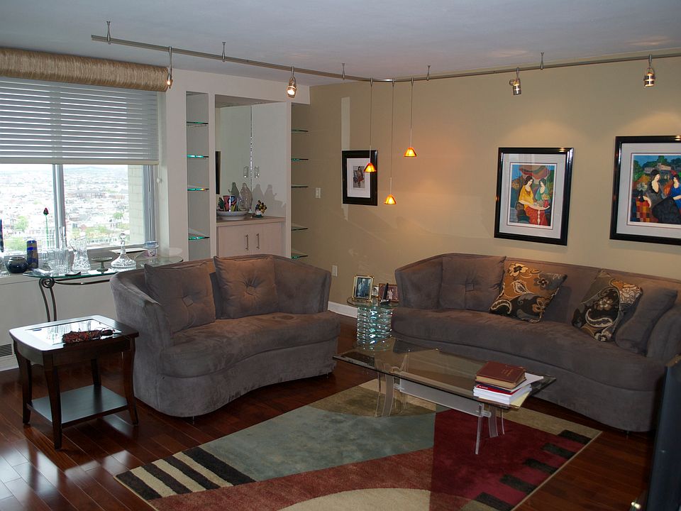 1st image of 604-36 S Washington Sq #2017