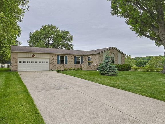 2nd image of 2061 Edinburg Ln