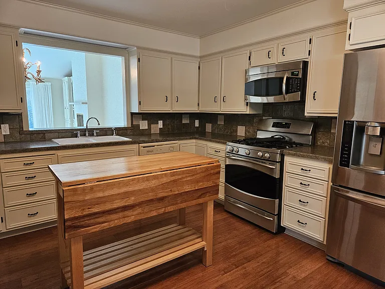 2018 Greenbriar Ln — Photo 9
