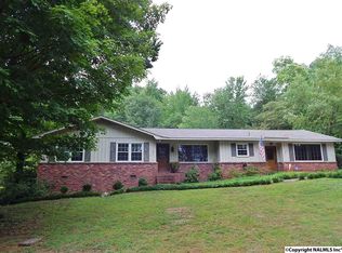 1905 Wyeth Dr, Guntersville, AL 35976