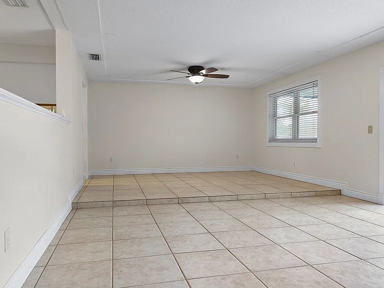 403 Bridgetown Ct — Photo 12