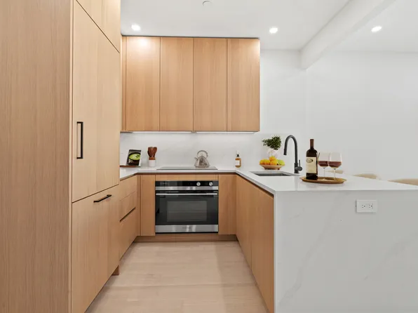 204 Withers Street image 4 of 12