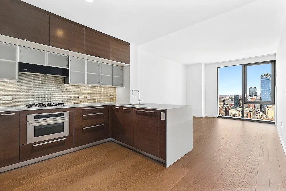 100 West 31st Street — Photo 2