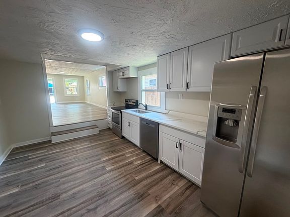4th image of 2146 Gent Ave