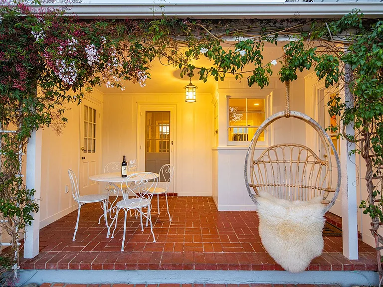 3109 Laurel St — Photo 4