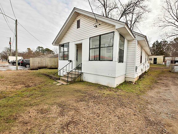2nd image of 823 Burke Ave