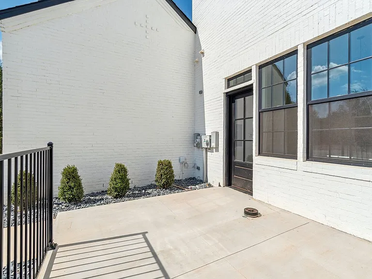 18814 Selah Way — Photo 39