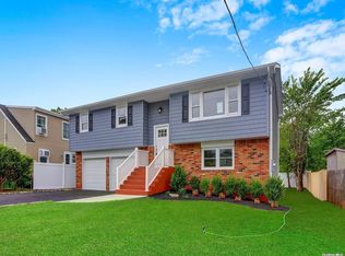 2500 Newbridge Rd, Bellmore, NY 11710