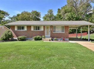 762 Ivygate Dr, Saint Louis, MO 63129
