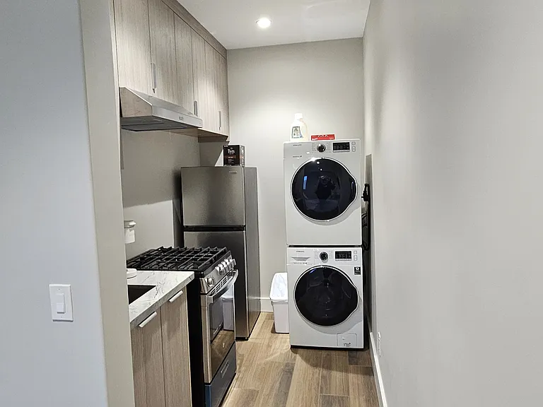 Graystone Pl — Photo 3
