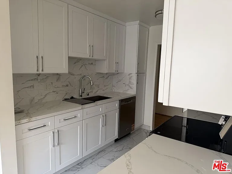 1097 S Bedford Dr #204 — Photo 18