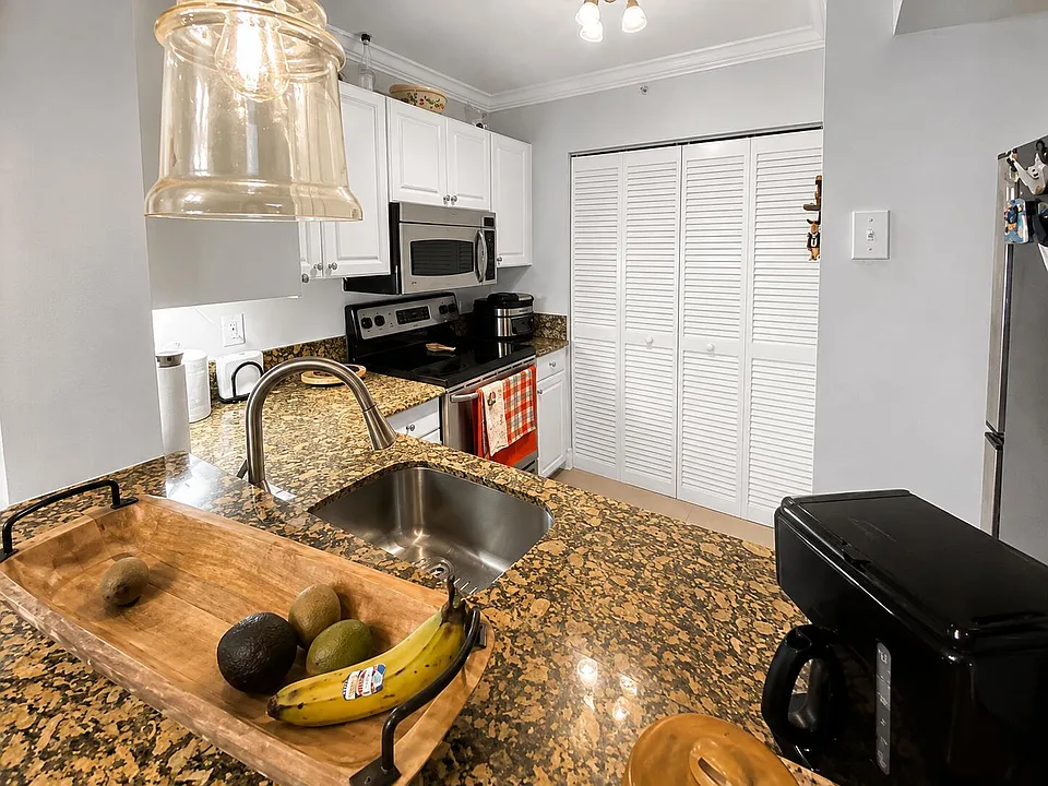 2721 Ocean Club Blvd #304