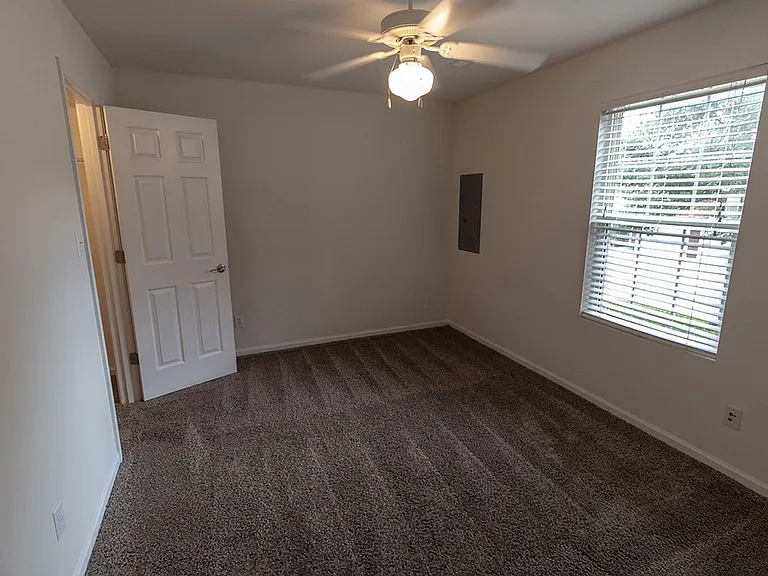 3306 Saint Charles Rd — Photo 10