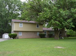 2060 W Possum Rd, Springfield, OH 45506