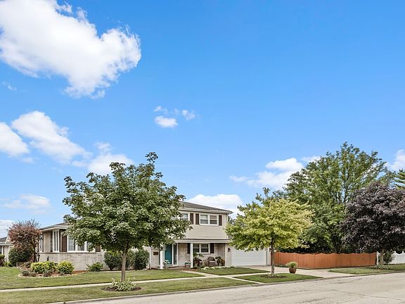 2nd image of 10800 S Lacrosse Ave