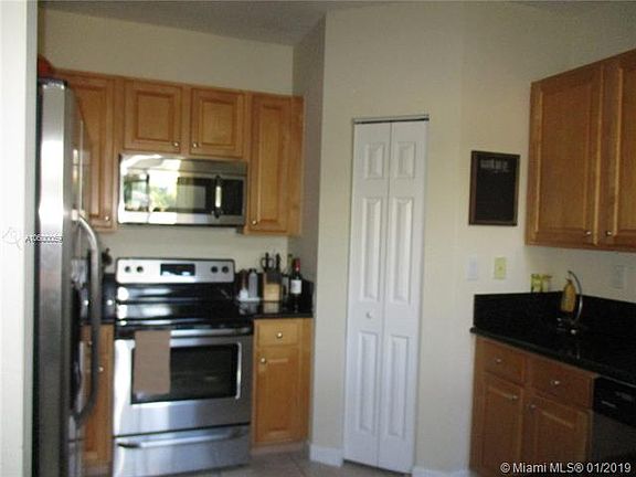 5th image of 11535 NW 71st St