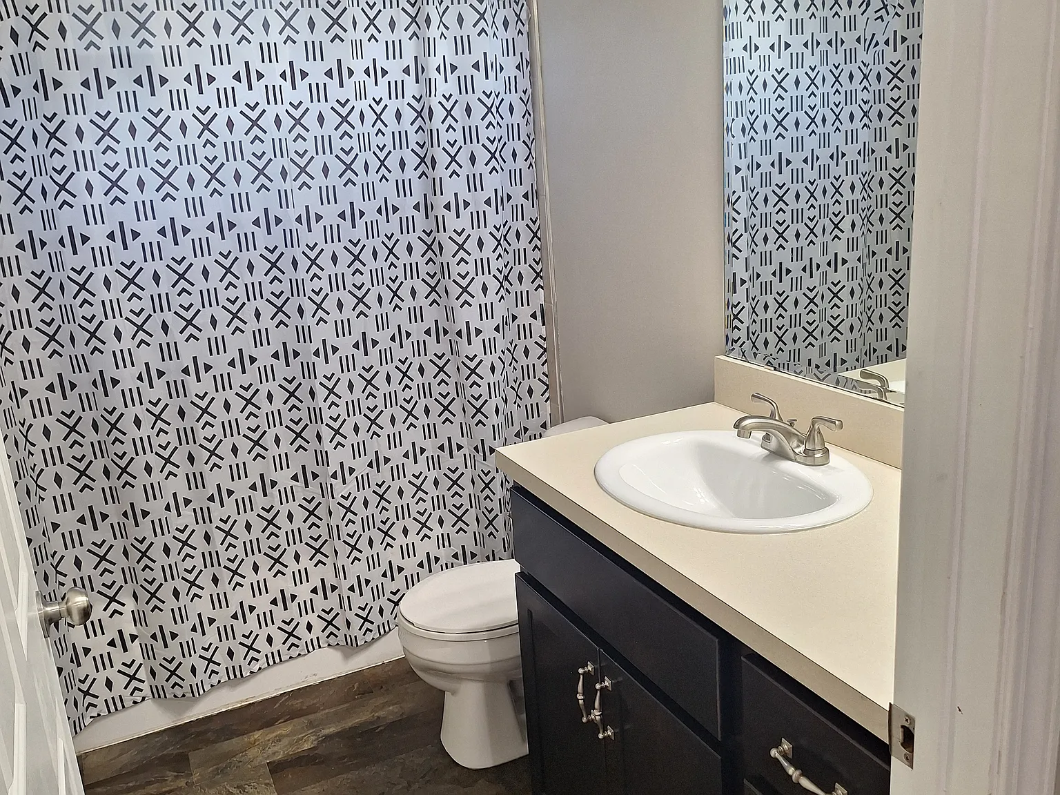 4 bed, 1800 sqft, $2,400 — Photo 4