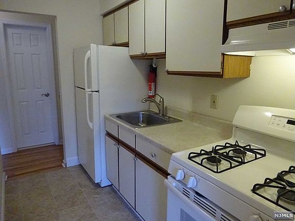5th image of 508 Washington Dr