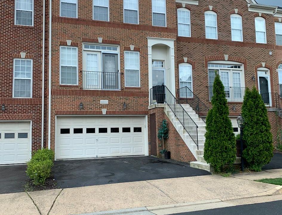 1st image of 22002 Avonworth Sq