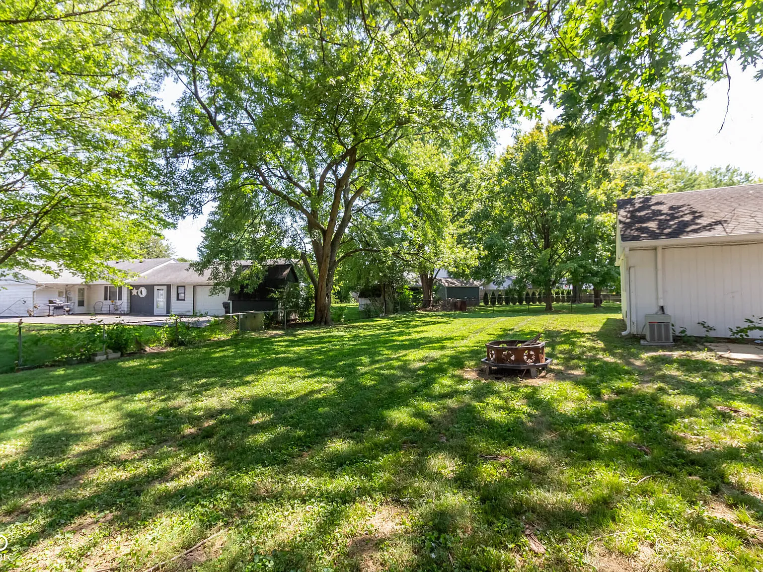 3 bed, 1.0 bath, 1107 sqft, $1,450 — Photo 4