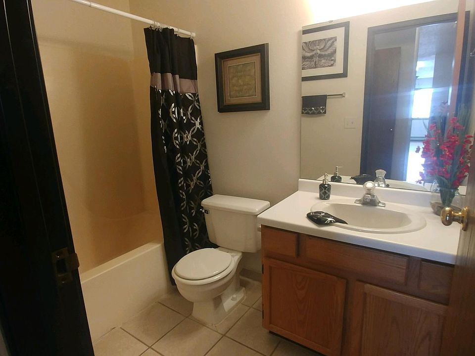 2nd image of 3120 33rd St S APT 105