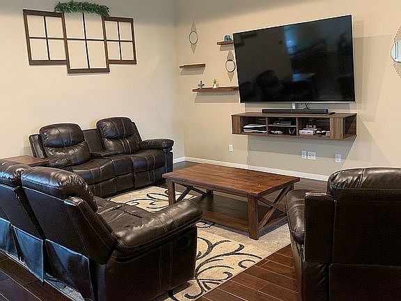 5th image of 512 Windy Way Dr