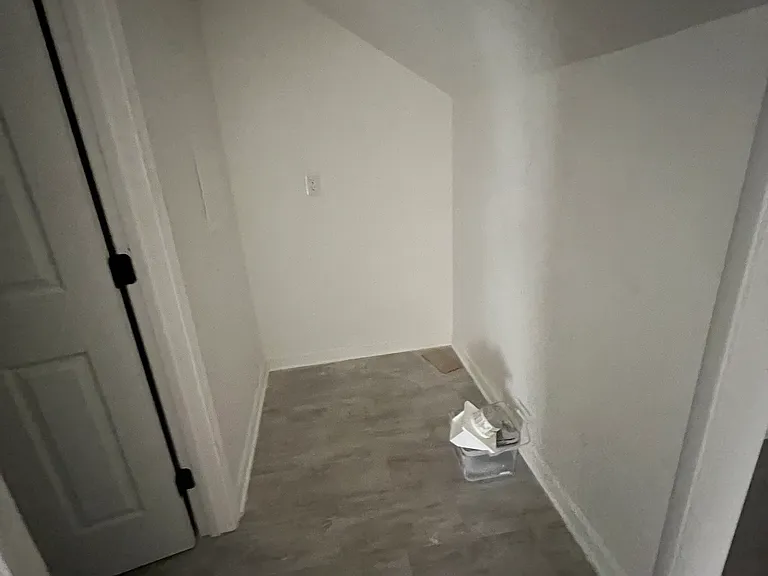 1 W Hanover St #4 — Photo 9
