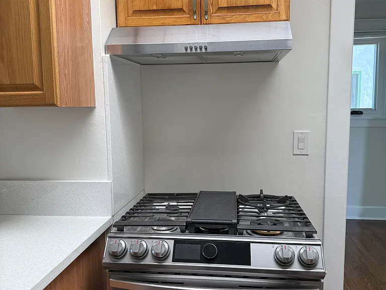 242 1/2 Coronado Ave — Photo 18