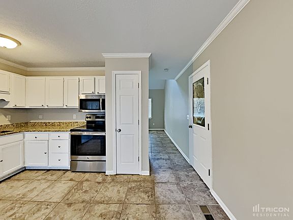 5th image of 271 E Morris Dr