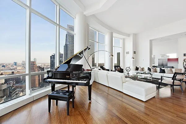 Sold by Nest Seekers International | media 1